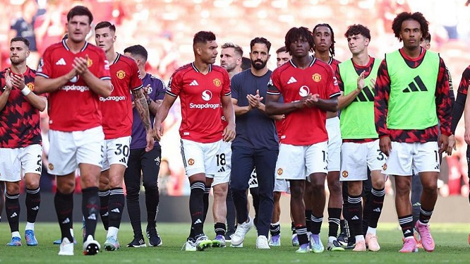 Manchester Uniteds neuer Look und die Rückkehr zur alten Form sind in der neuen Saison mit Spannung zu erwarten Manchester Uniteds neuer Look und die Rückkehr zur alten Form sind in der neuen Saison mit Spannung zu erwarten